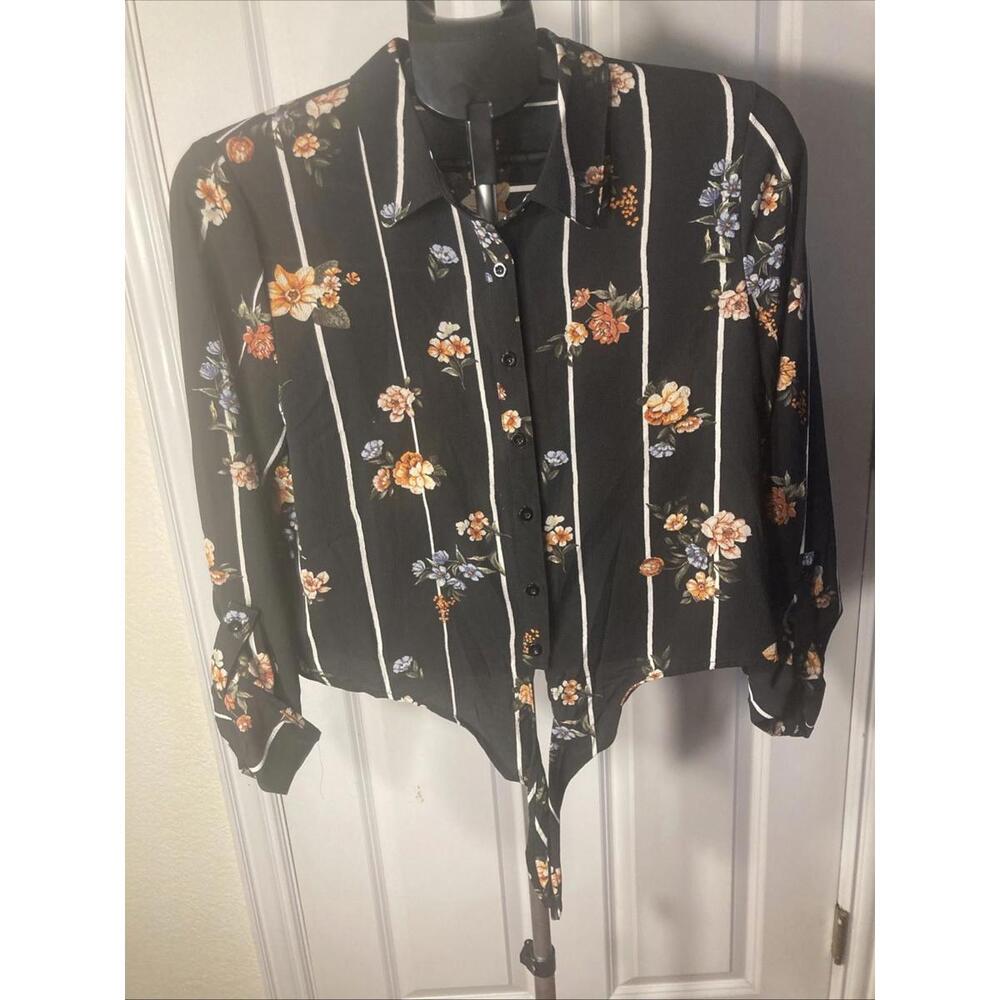 E & M Long‎ Sleeve Floral Blouse Size Large Cropped with Front Tie Fall Colors